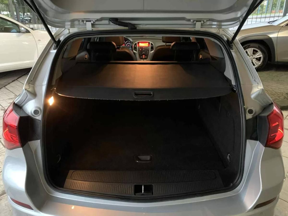 opel-astra-sport-tourer-2012-diesel-1248cc