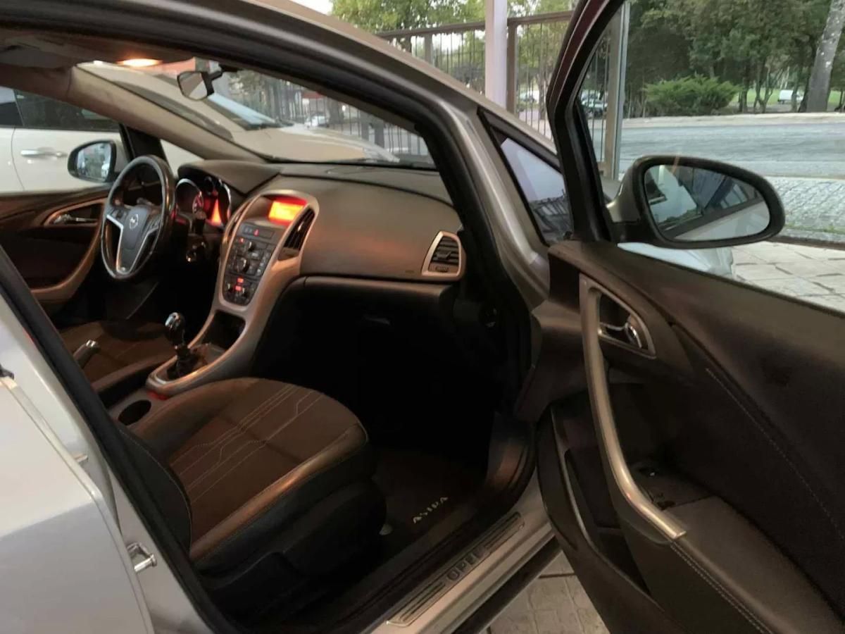 opel-astra-sport-tourer-2012-diesel-1248cc