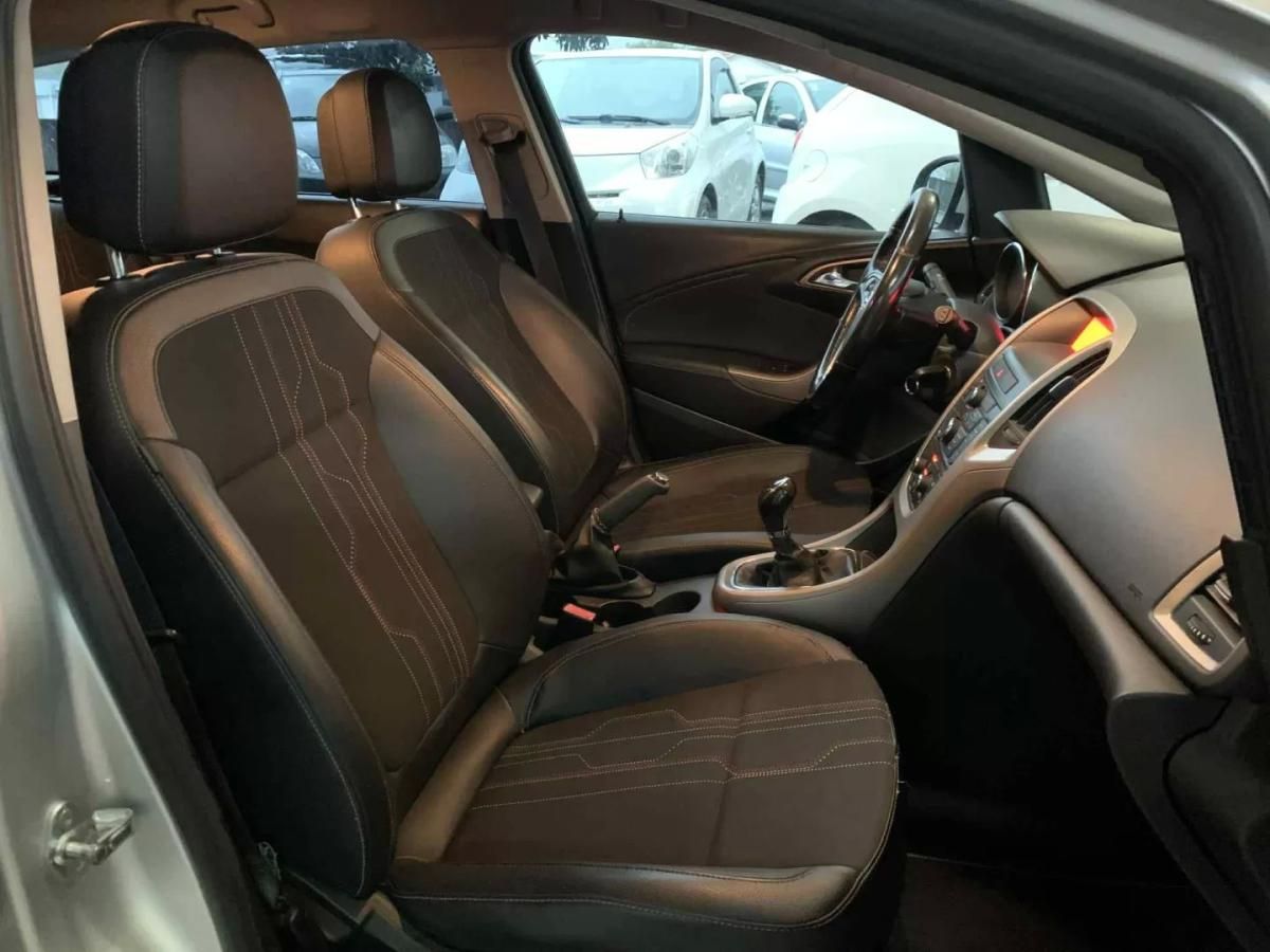 opel-astra-sport-tourer-2012-diesel-1248cc