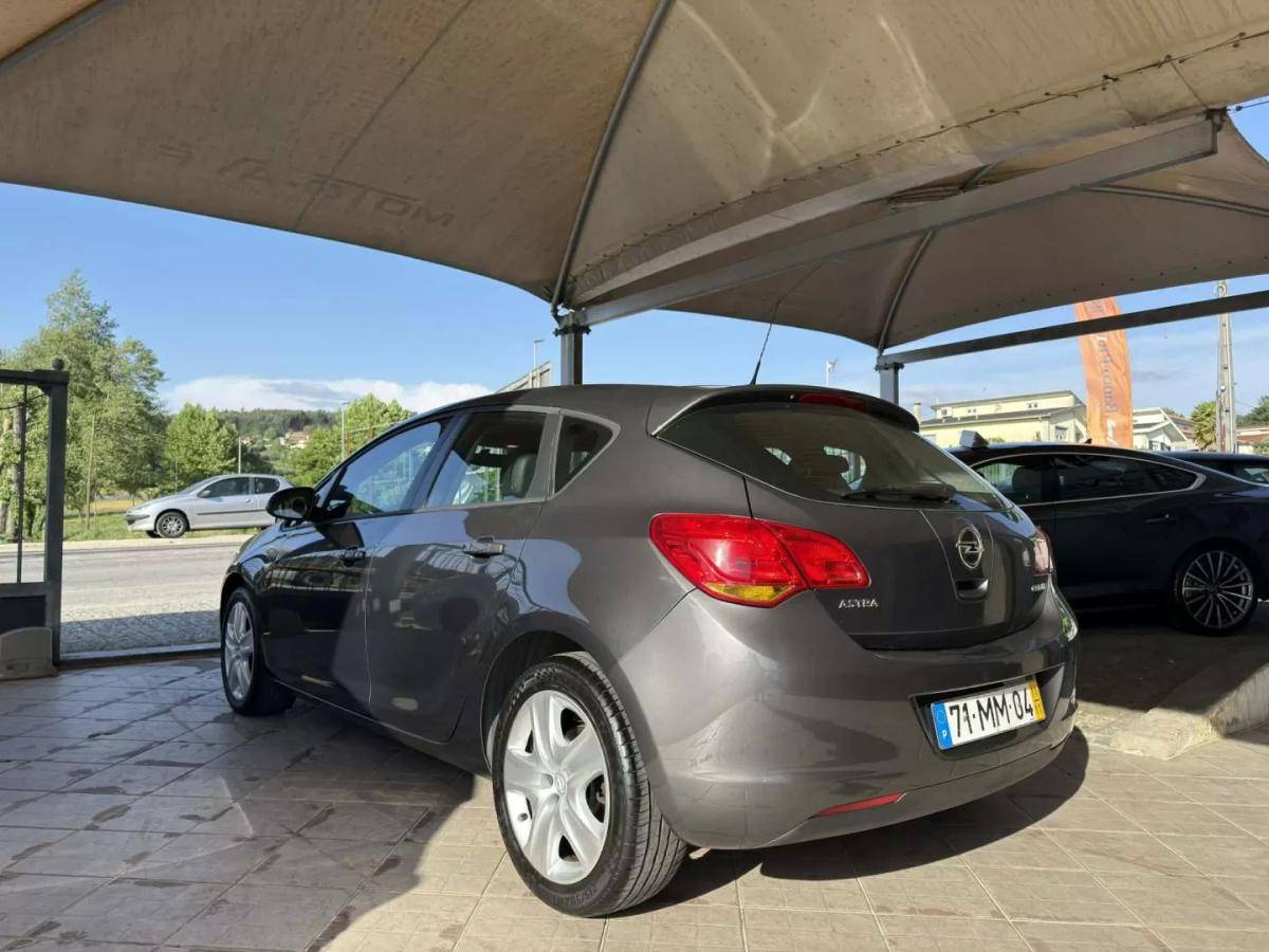 opel-astra-2011-diesel-1248cc