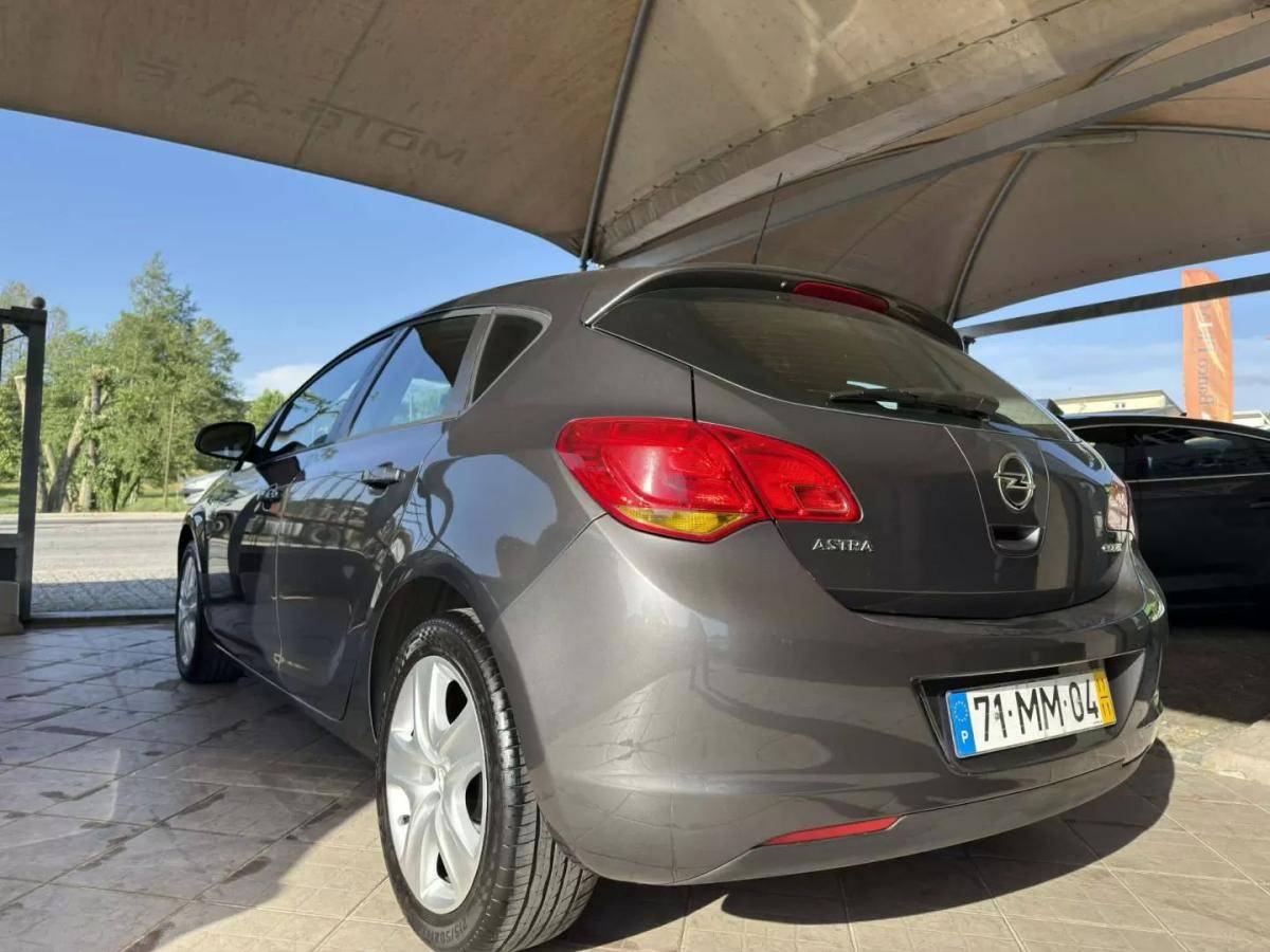opel-astra-2011-diesel-1248cc