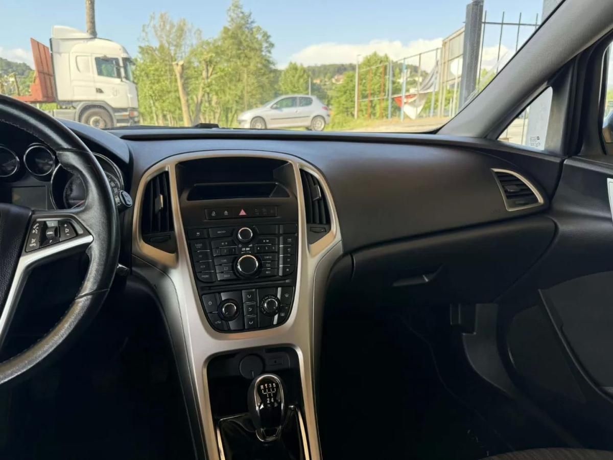 opel-astra-2011-diesel-1248cc