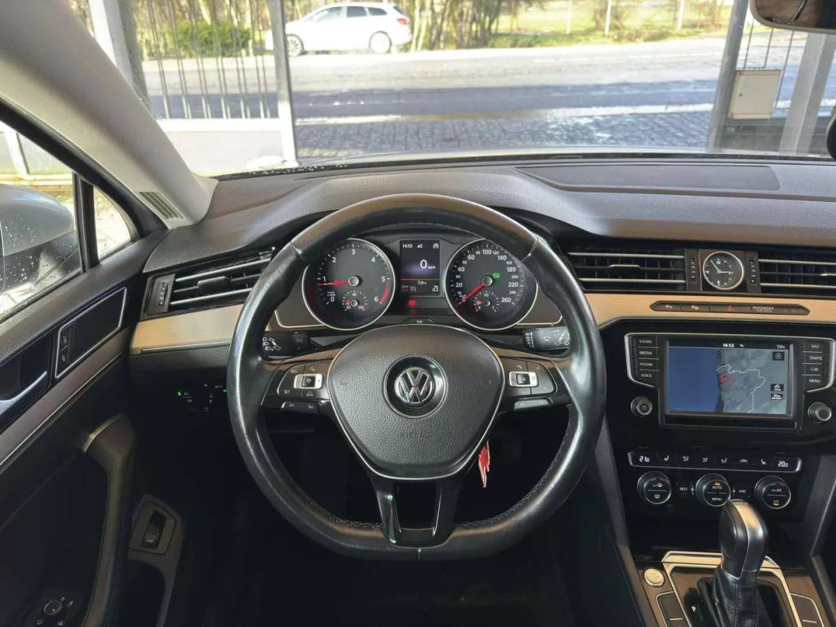 volkswagen-passat-variant-2015-diesel-1968cc