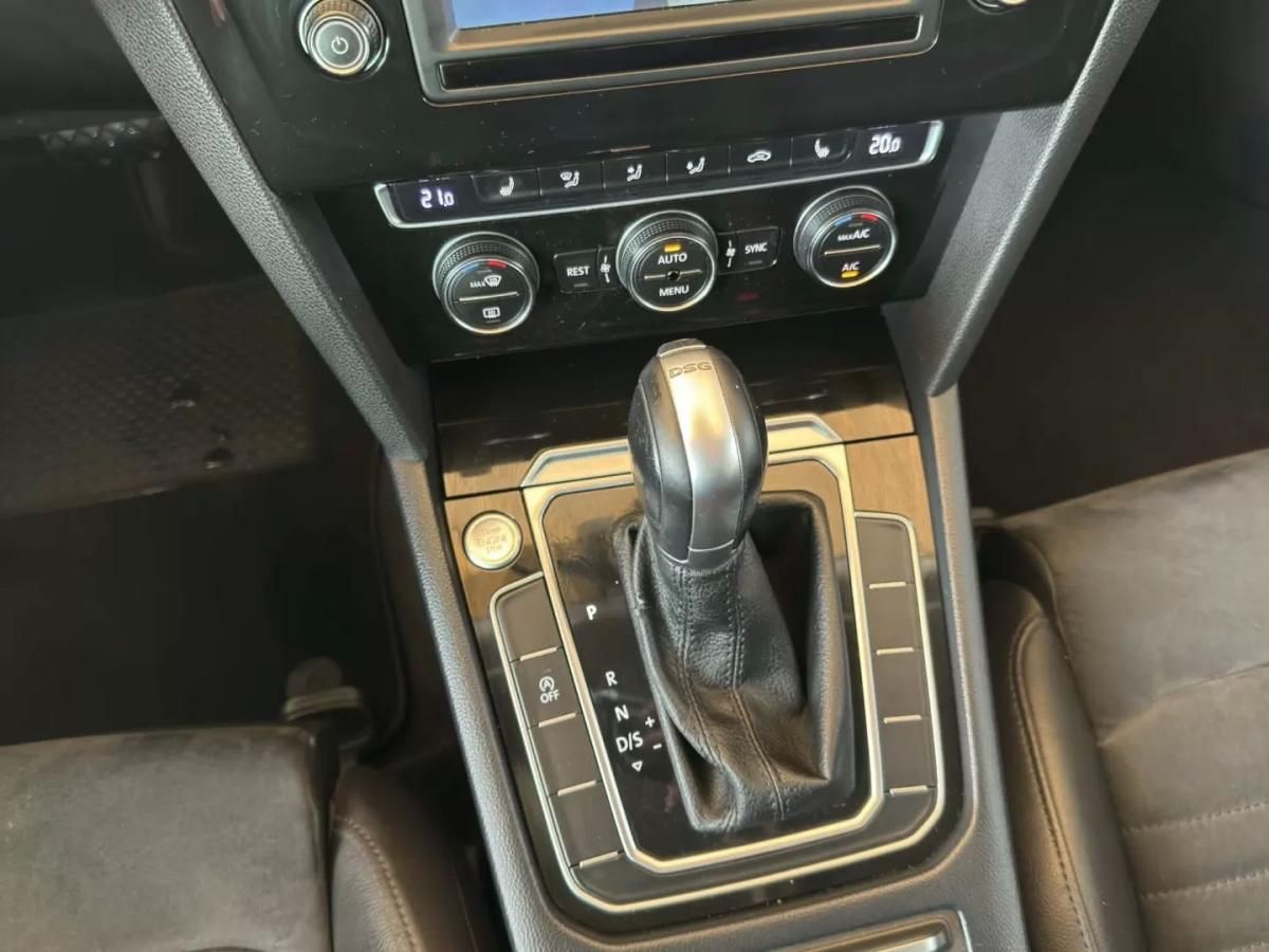 volkswagen-passat-variant-2015-diesel-1968cc