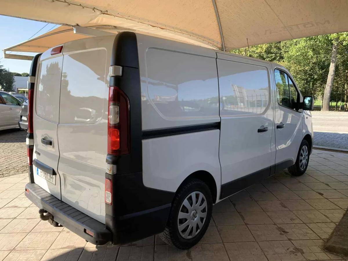 nissan-nv300-2017-diesel-1600cc