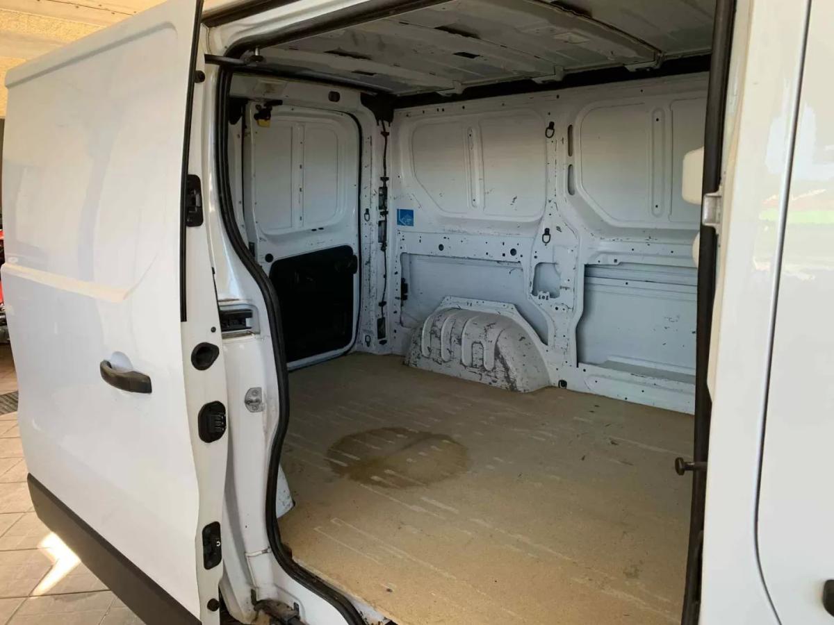 nissan-nv300-2017-diesel-1600cc