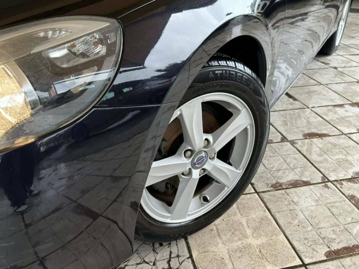 volvo-v40-2014-diesel-1560cc