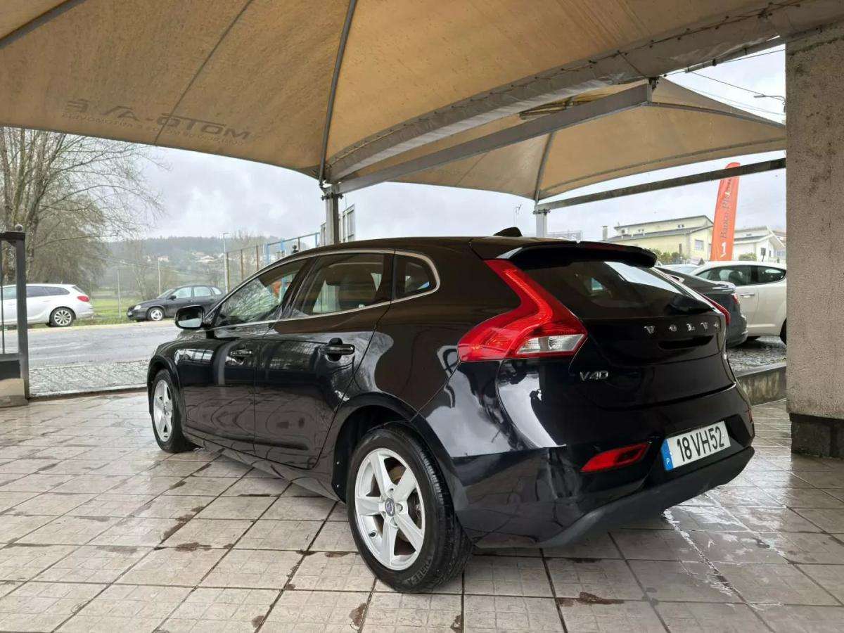 volvo-v40-2014-diesel-1560cc