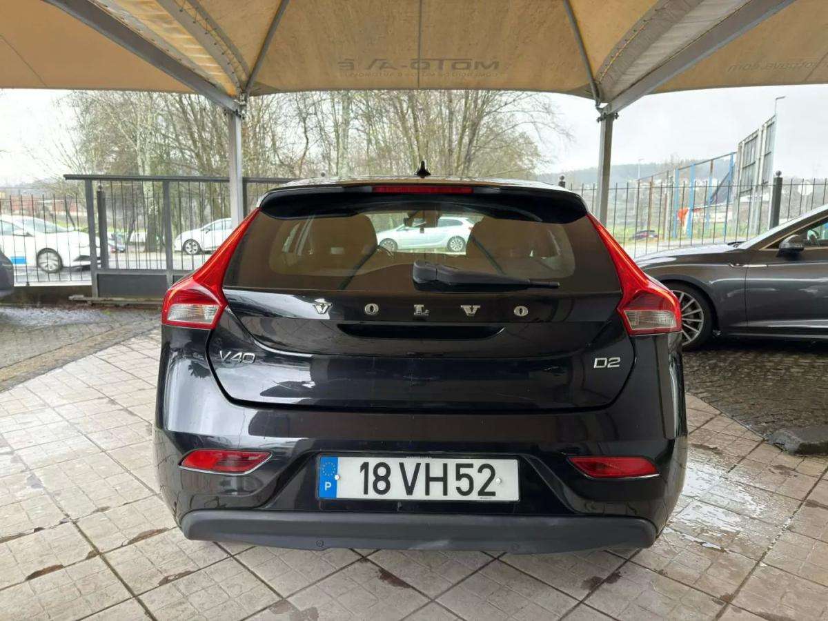 volvo-v40-2014-diesel-1560cc