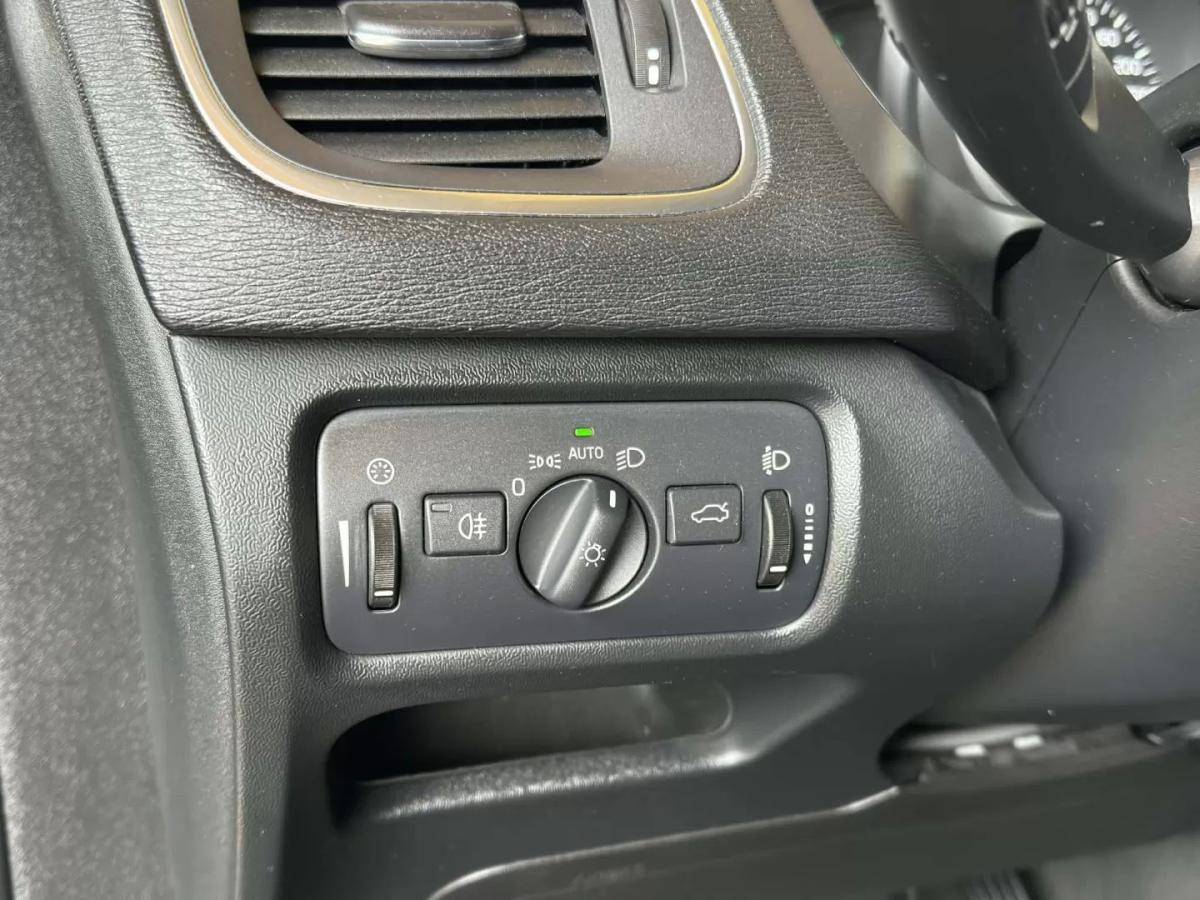 volvo-v40-2014-diesel-1560cc