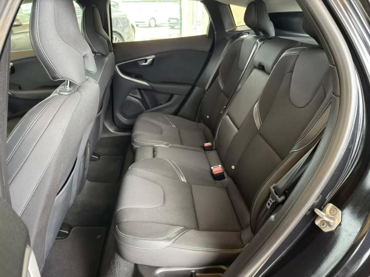 volvo-v40-2014-diesel-1560cc
