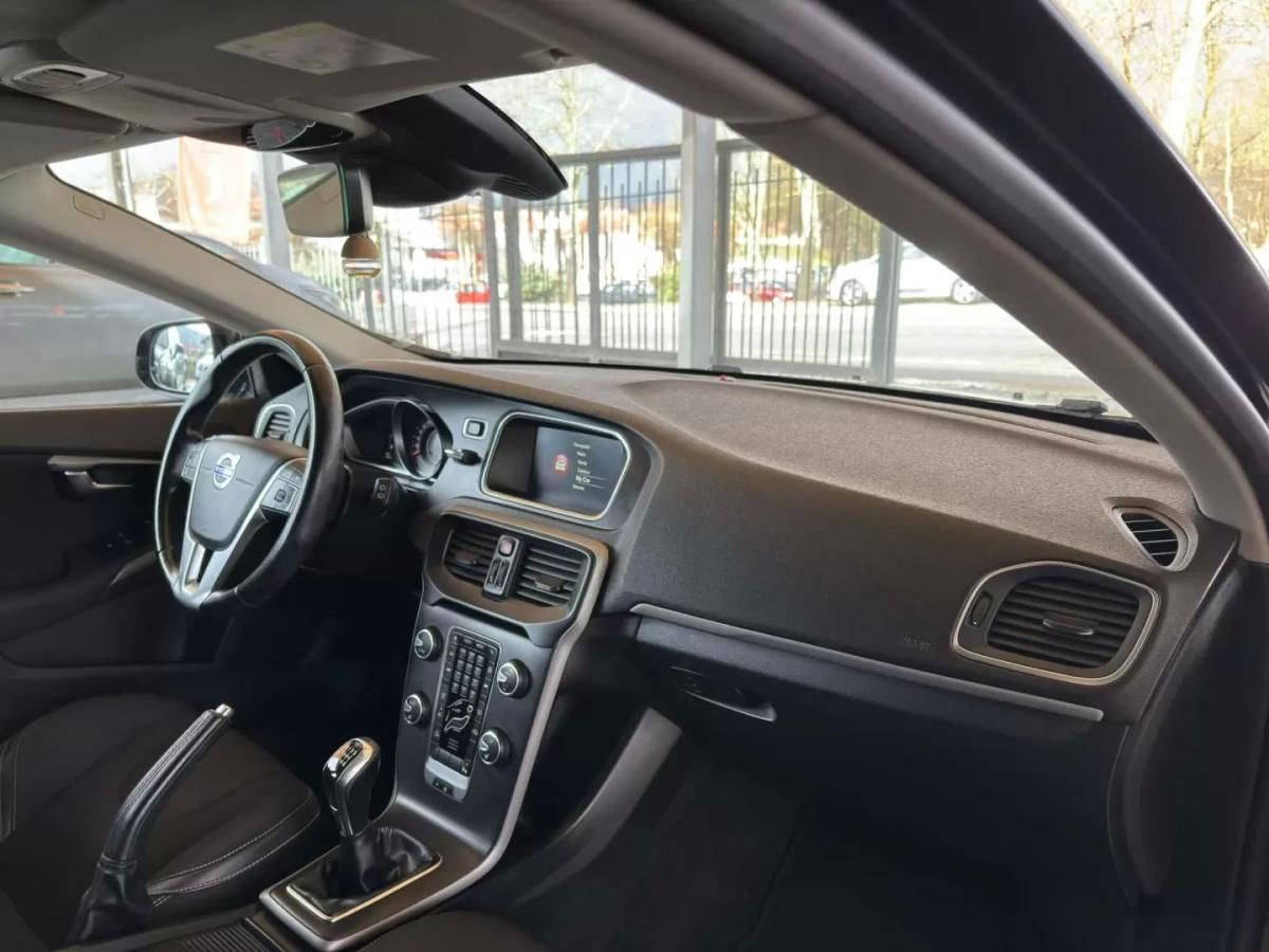 volvo-v40-2014-diesel-1560cc