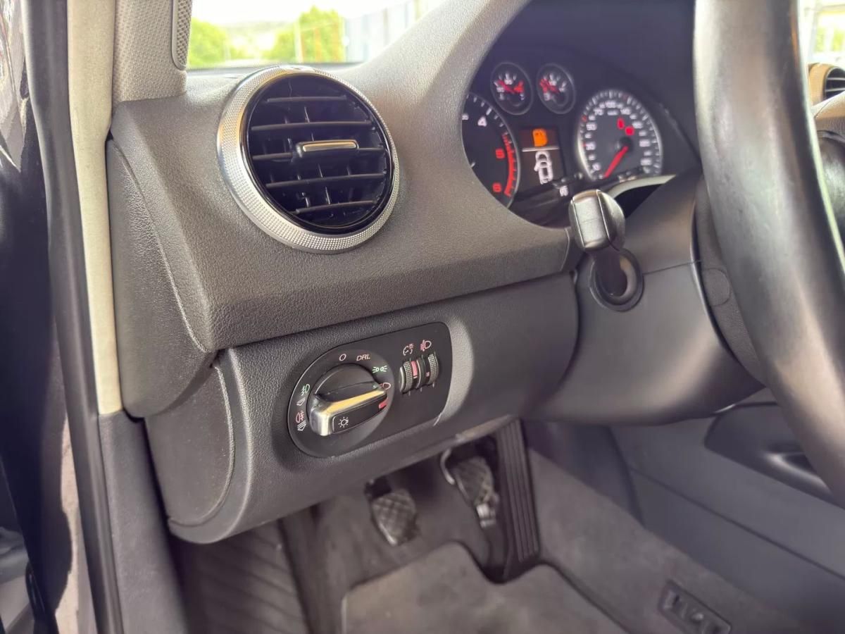 audi-a3-sportback-2010-diesel-1598cc