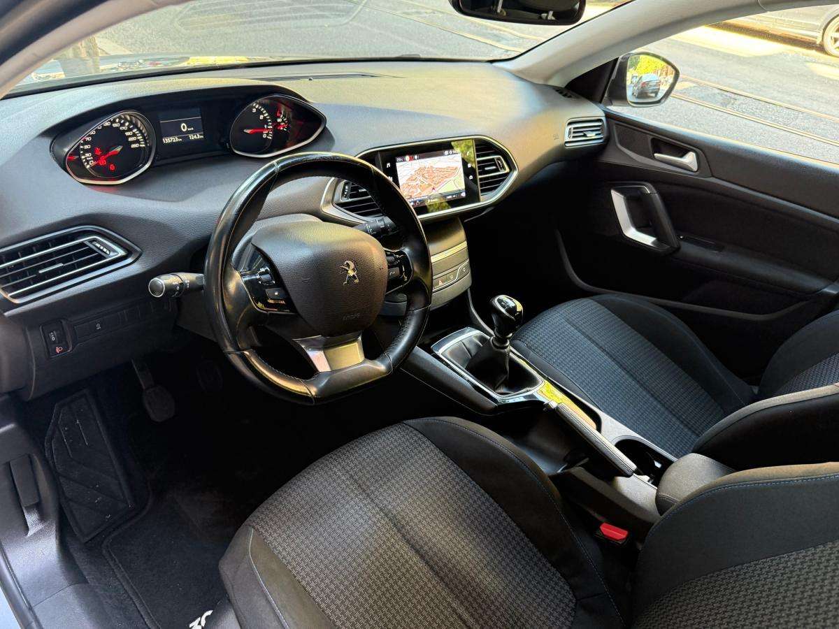 peugeot-308-2021-gasolina-1199cc