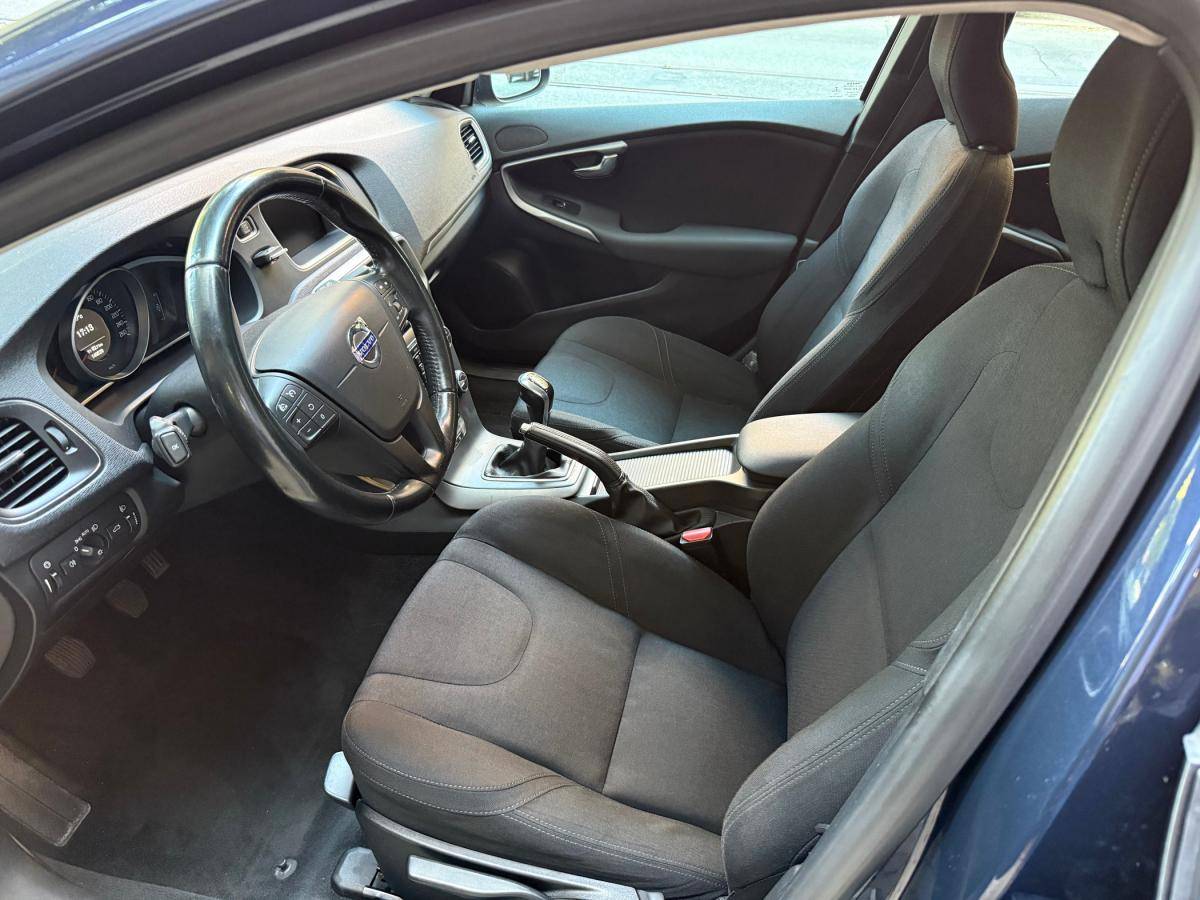 volvo-v40-2014-diesel-1560cc