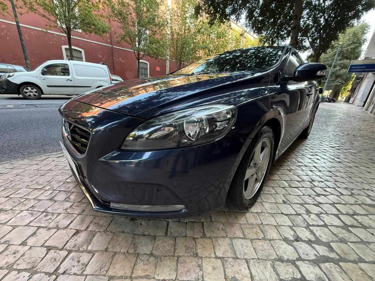 volvo-v40-2014-diesel-1560cc