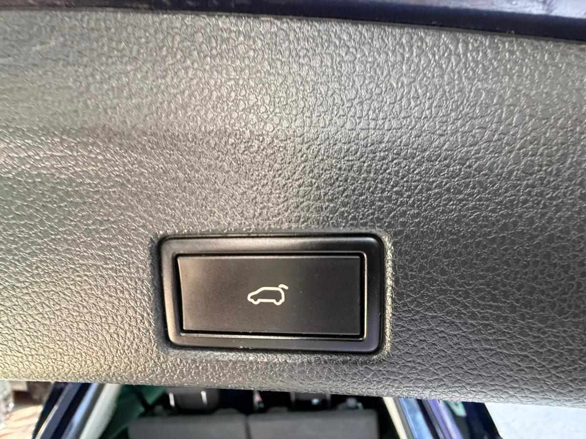 volkswagen-sharan-2019-diesel-1968cc