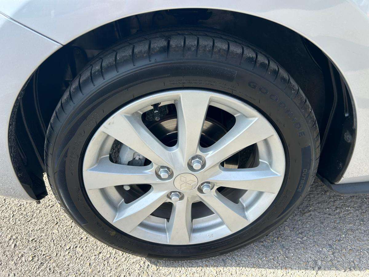 mitsubishi-space-star-2016-gasolina-1193cc