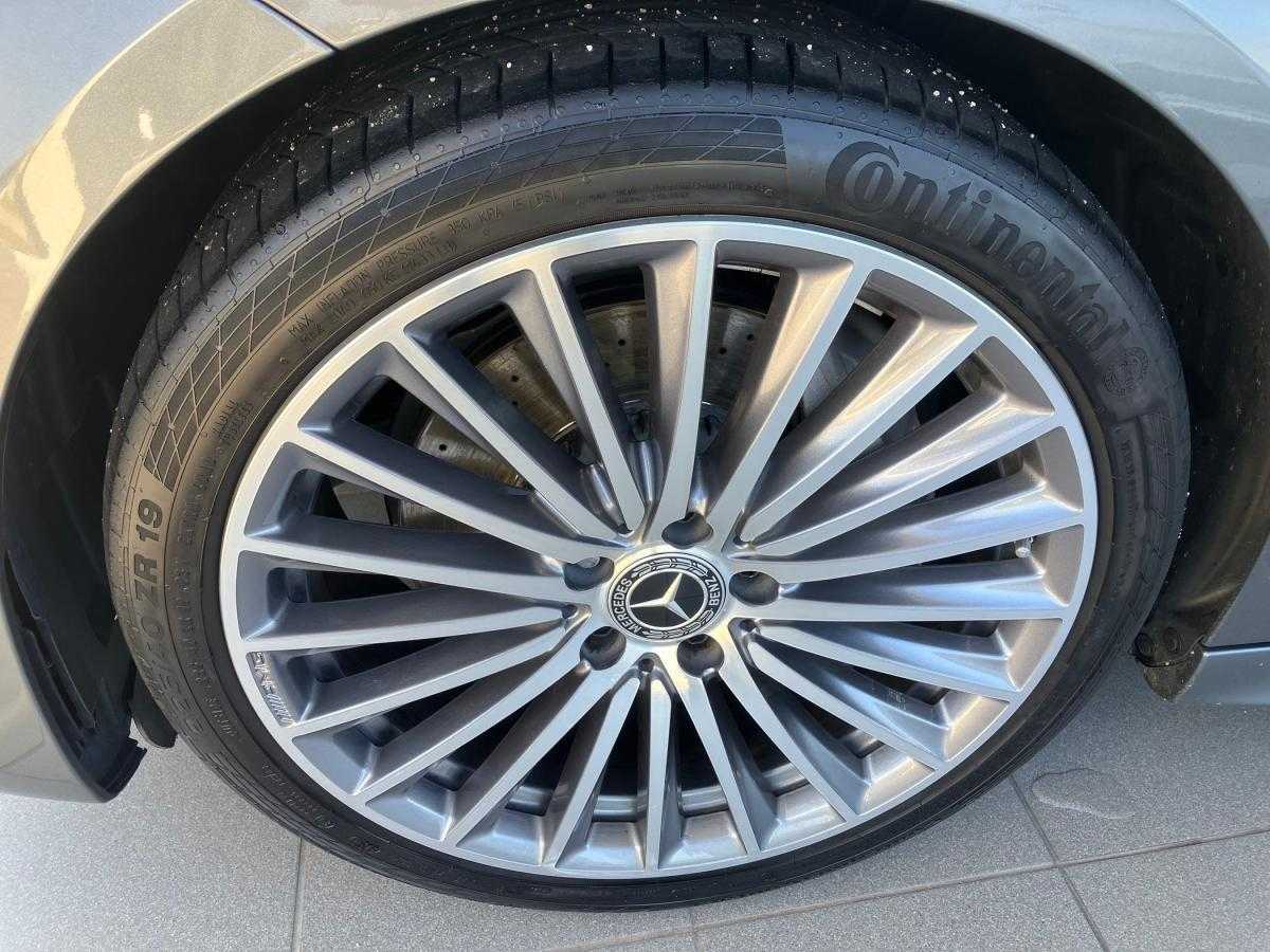 mercedes-benz-classe-c-2023-hibrido-a-gasolina-1496cc