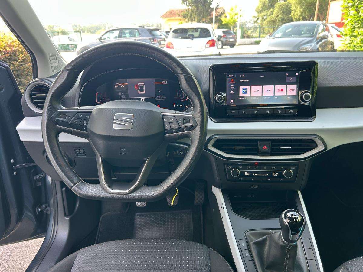 seat-arona-2023-gasolina-999cc