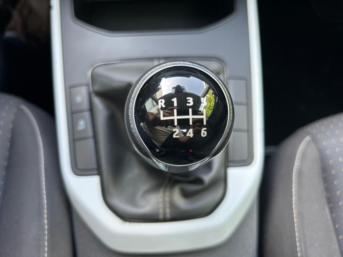 seat-arona-2023-gasolina-999cc