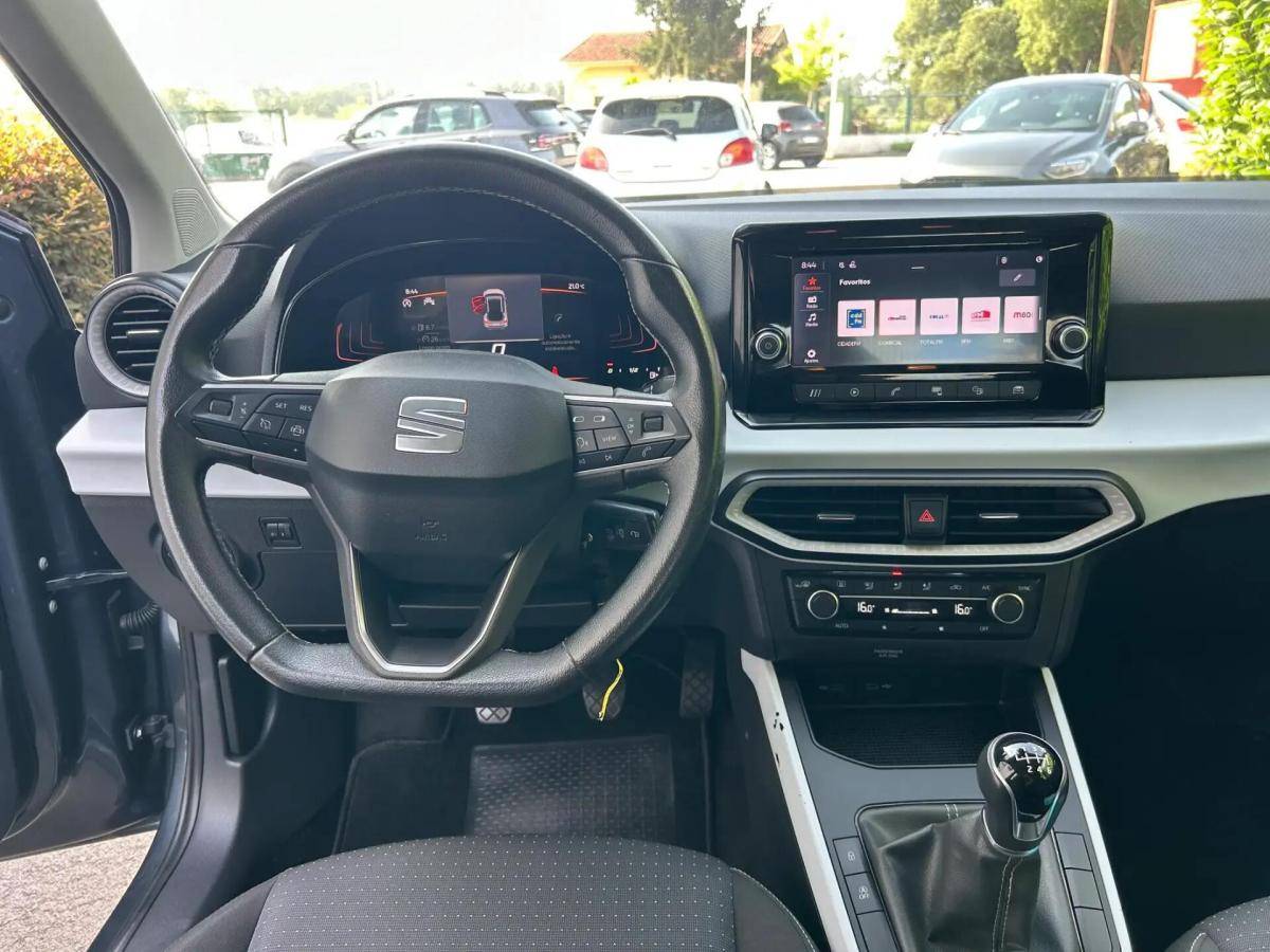 seat-arona-2023-gasolina-999cc