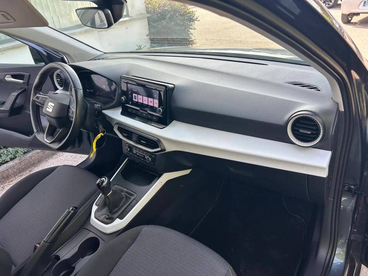 seat-arona-2023-gasolina-999cc