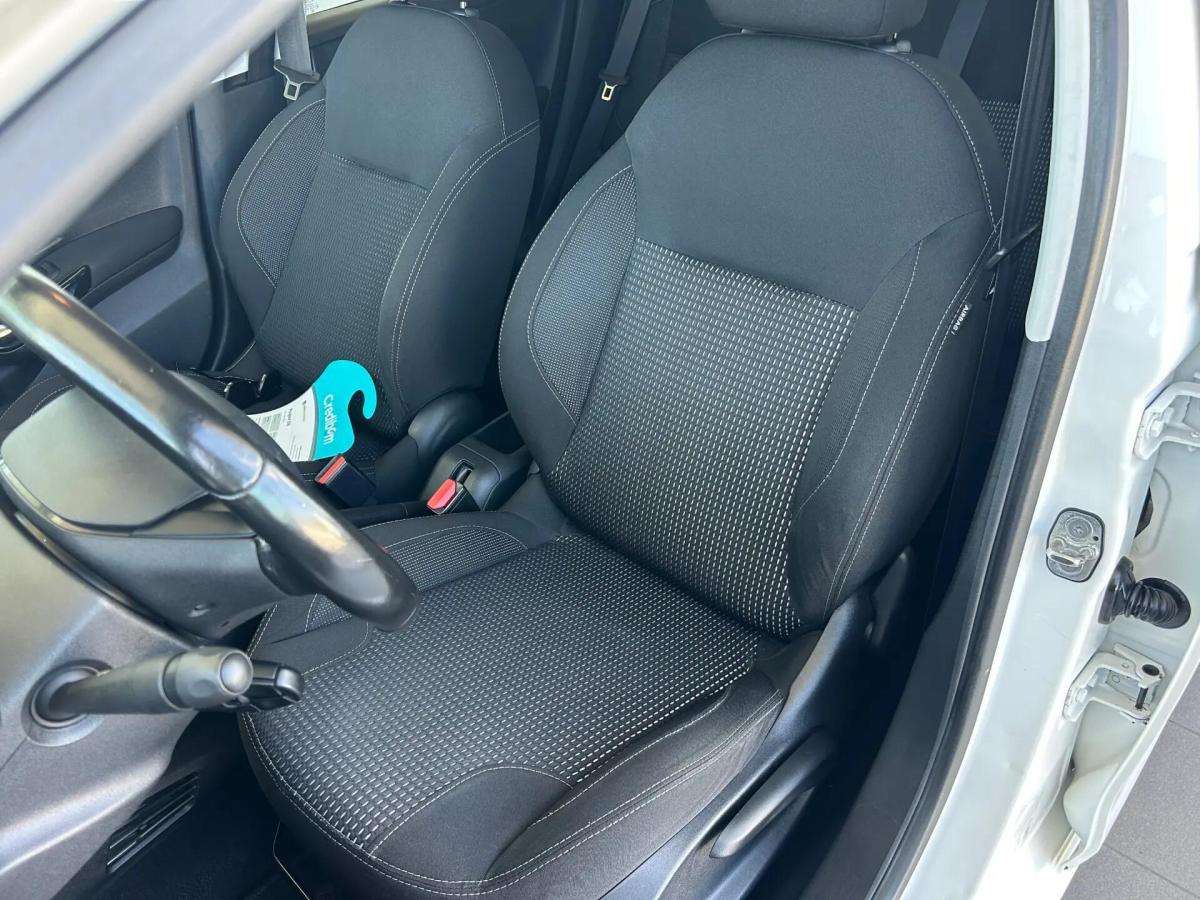 peugeot-208-2015-gasolina-1199cc