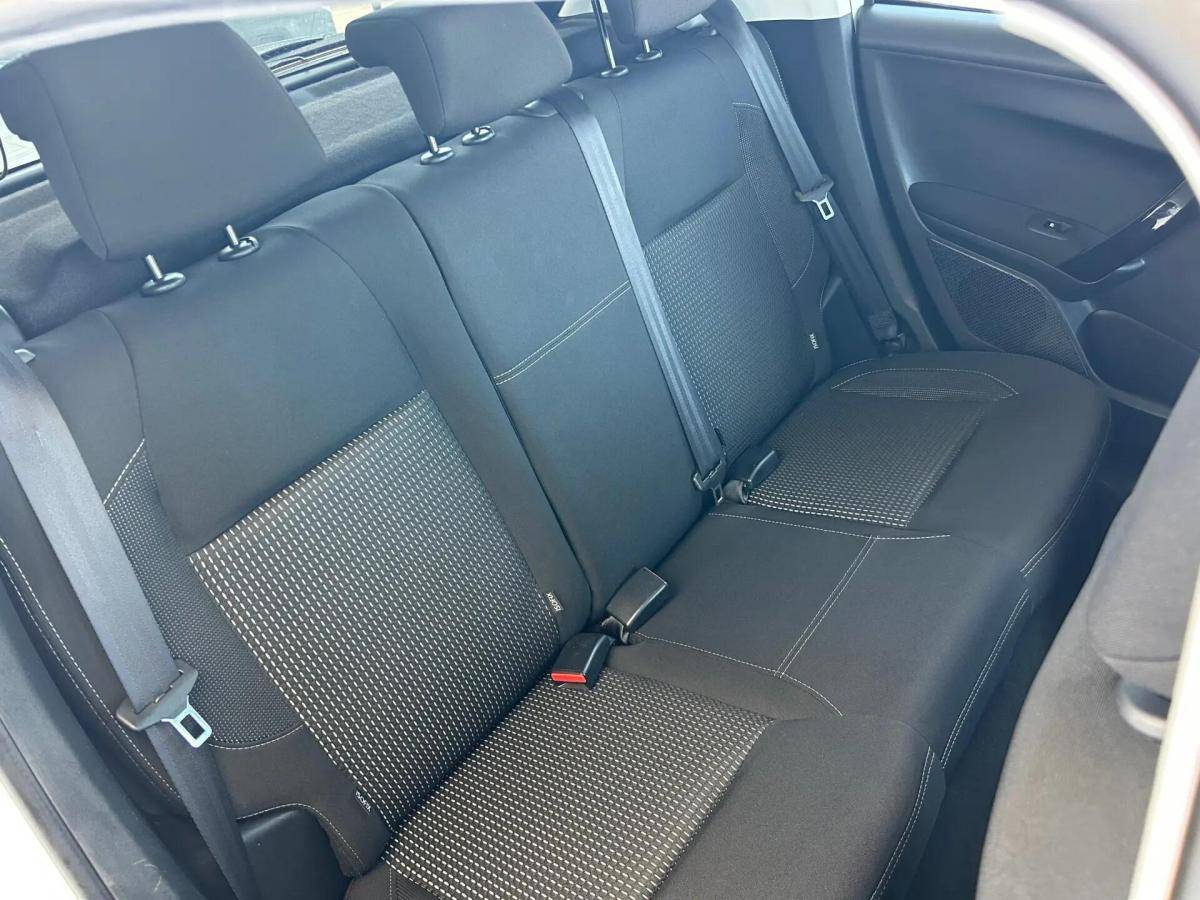 peugeot-208-2015-gasolina-1199cc