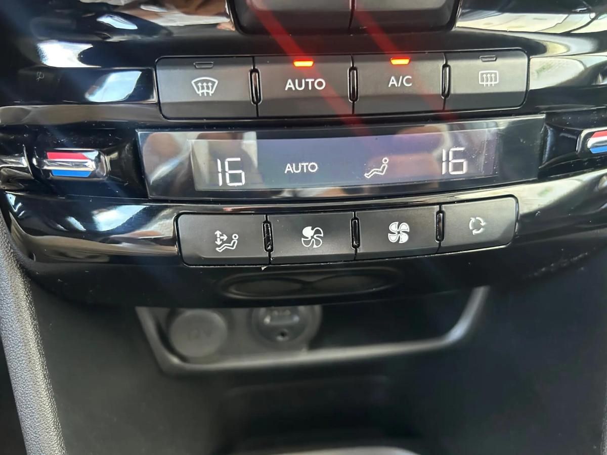 peugeot-208-2015-gasolina-1199cc