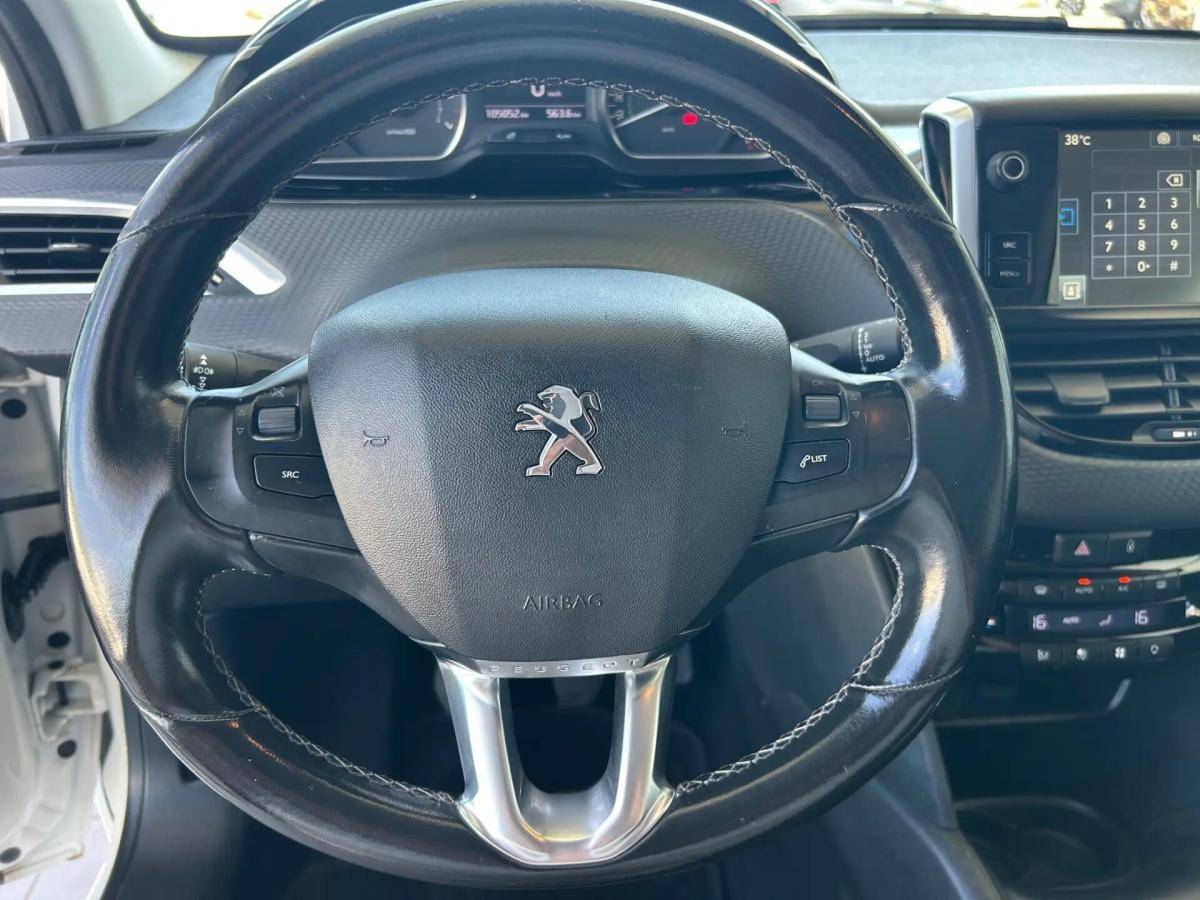 peugeot-208-2015-gasolina-1199cc