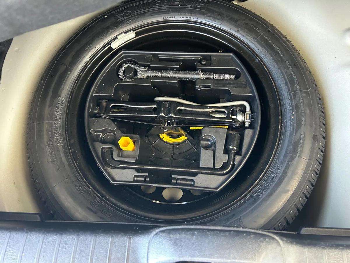 peugeot-208-2015-gasolina-1199cc