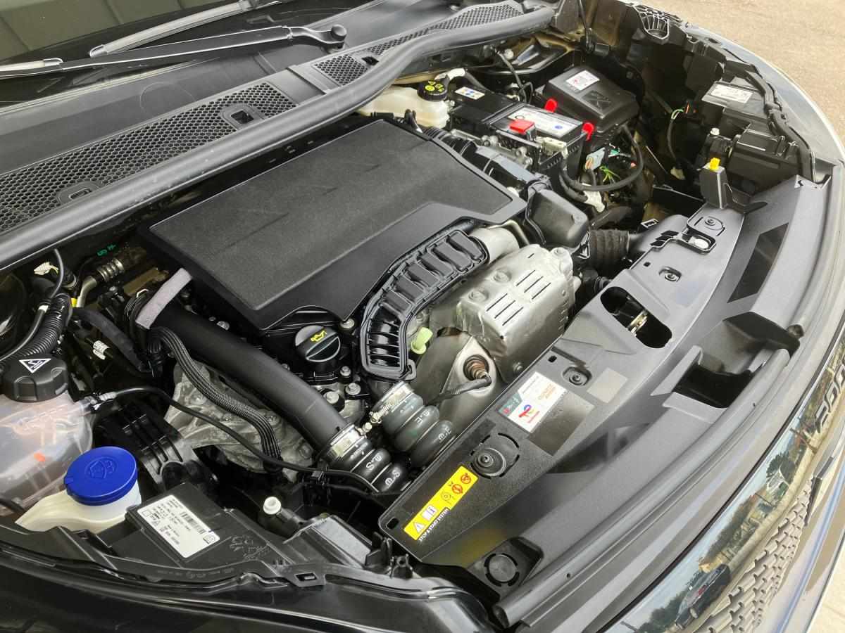 peugeot-2008-2024-gasolina-1199cc