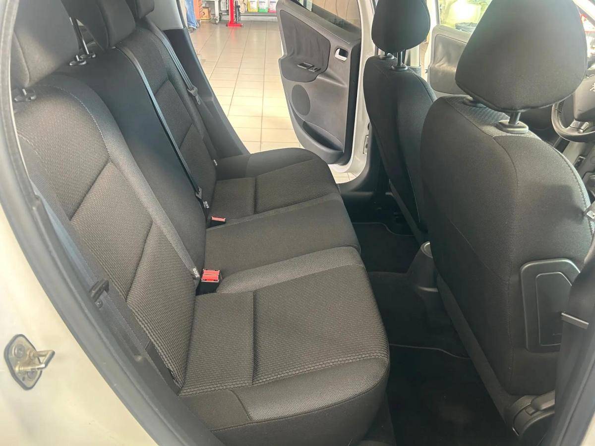 peugeot-207-2012-gasolina-1360cc