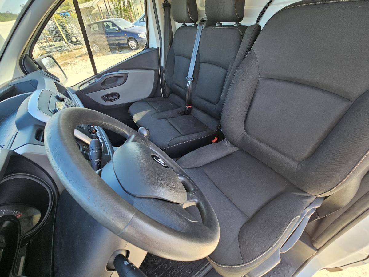 renault-trafic-2019-diesel-1598cc