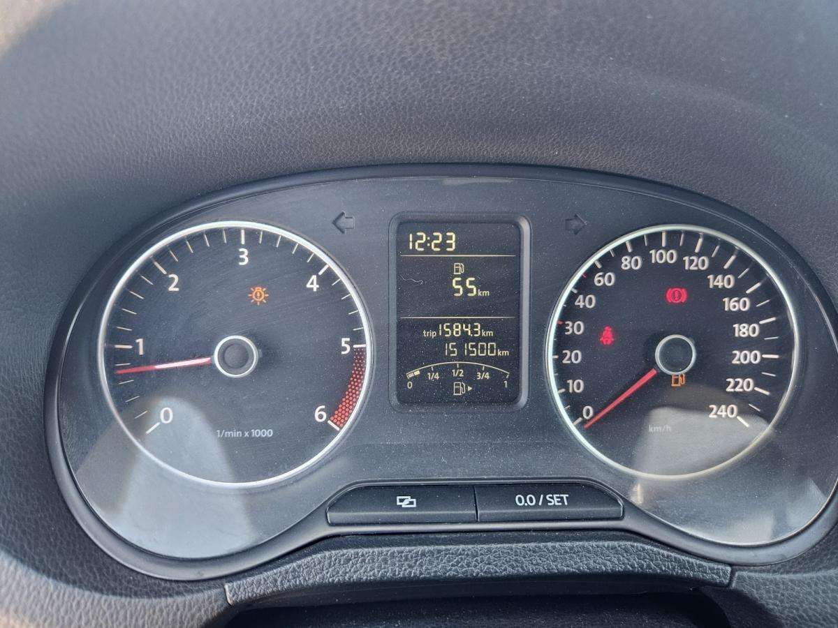 volkswagen-polo-2010-diesel-1598cc