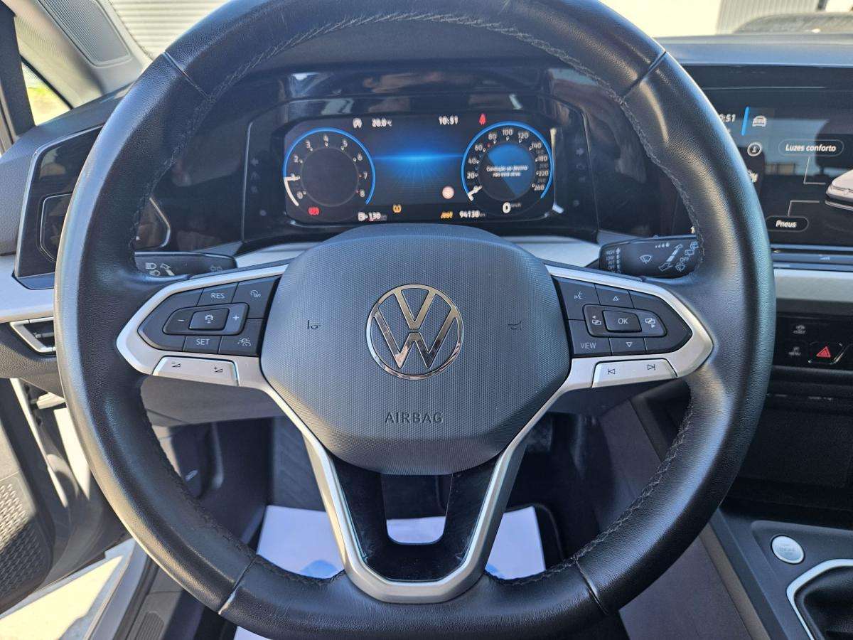 volkswagen-golf-2023-gasolina-999cc