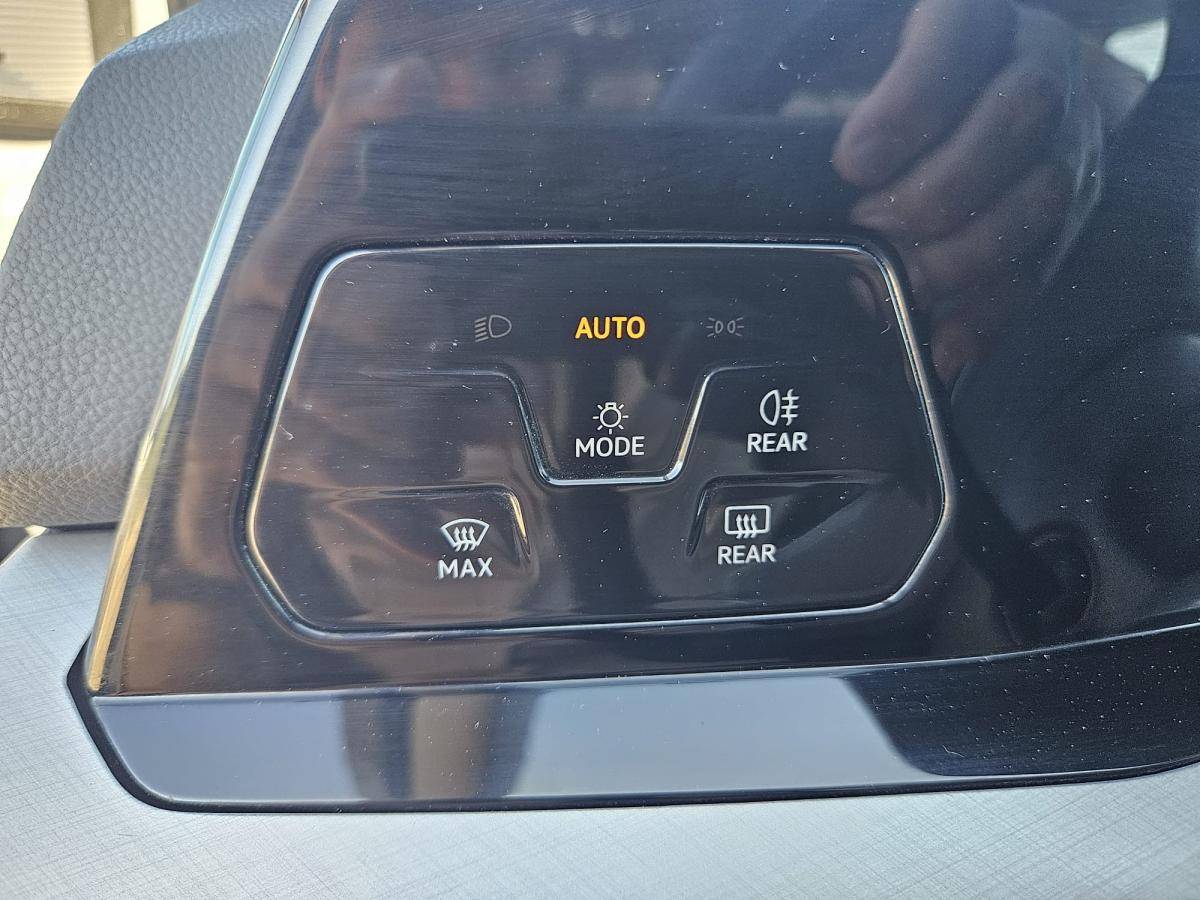 volkswagen-golf-2023-gasolina-999cc