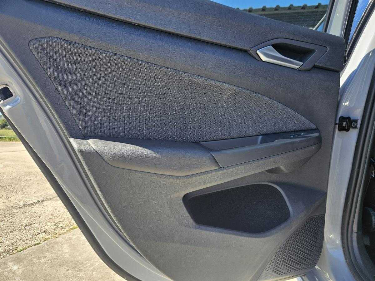 volkswagen-golf-2023-gasolina-999cc