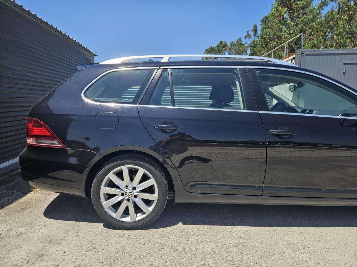 volkswagen-golf-variant-2011-diesel-1598cc