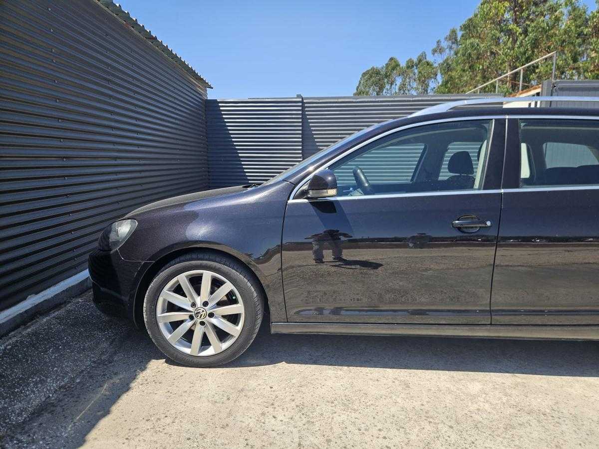 volkswagen-golf-variant-2011-diesel-1598cc