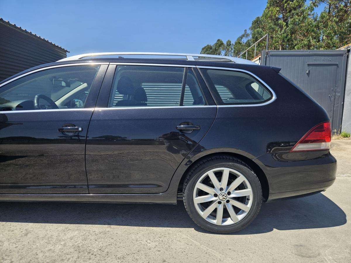volkswagen-golf-variant-2011-diesel-1598cc