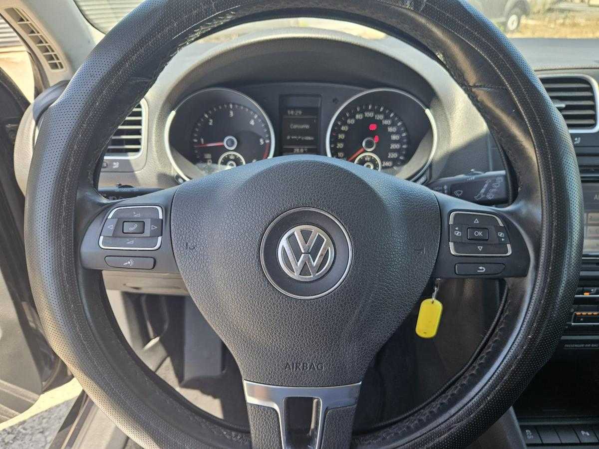 volkswagen-golf-variant-2011-diesel-1598cc