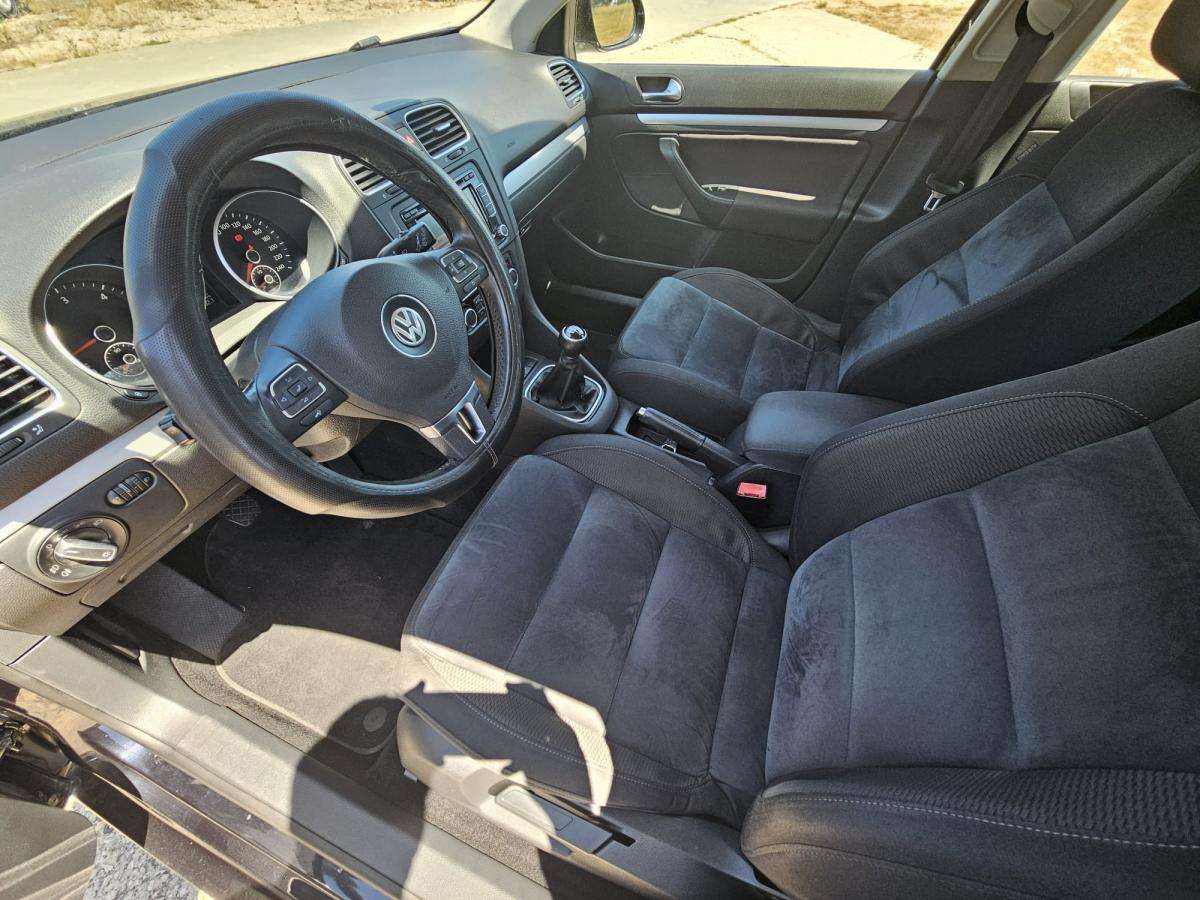 volkswagen-golf-variant-2011-diesel-1598cc