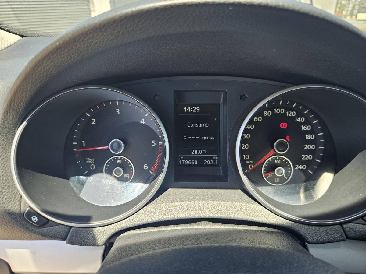 volkswagen-golf-variant-2011-diesel-1598cc