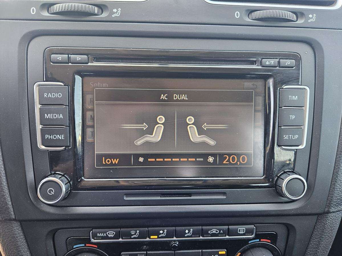 volkswagen-golf-variant-2011-diesel-1598cc