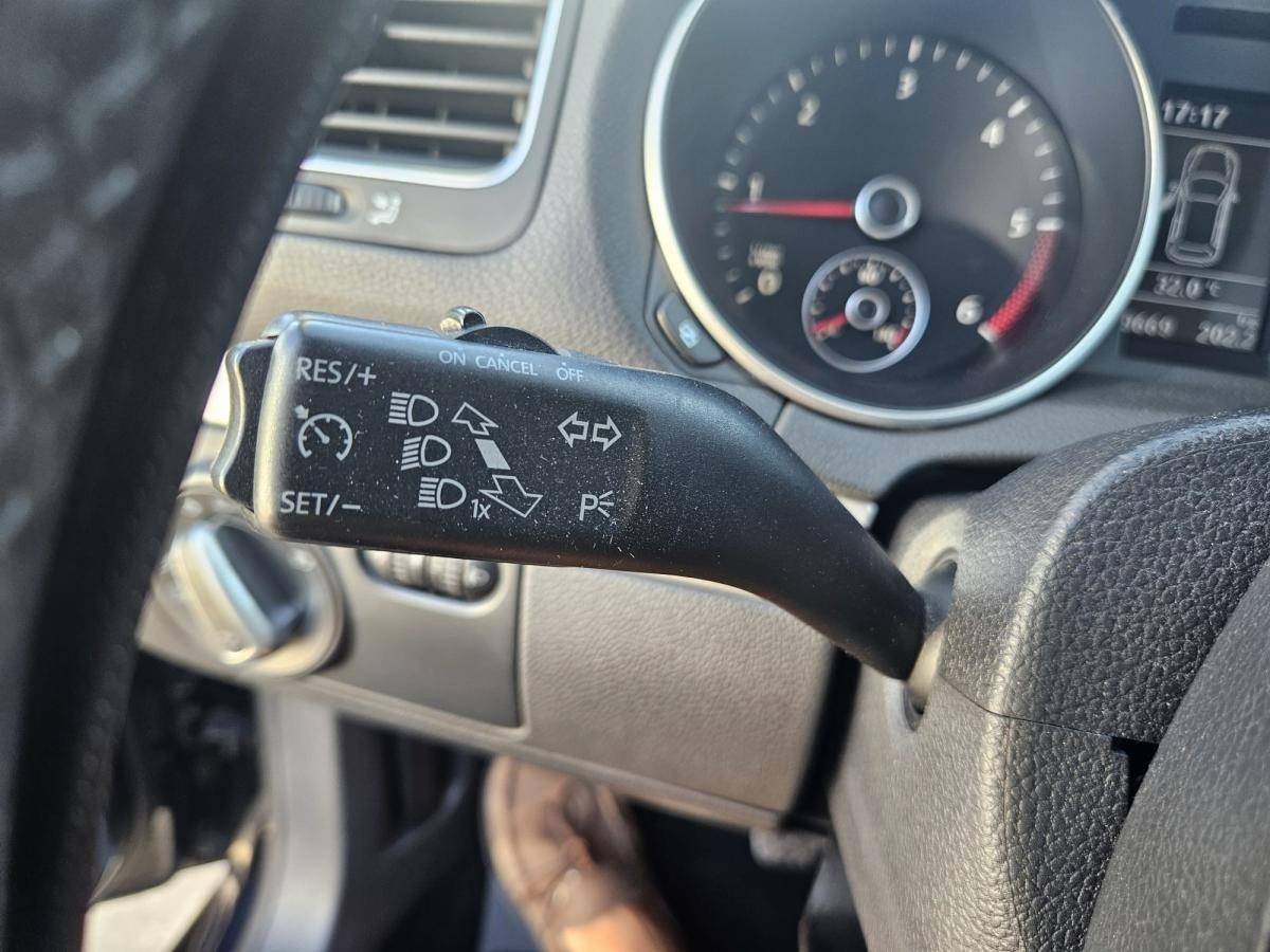 volkswagen-golf-variant-2011-diesel-1598cc