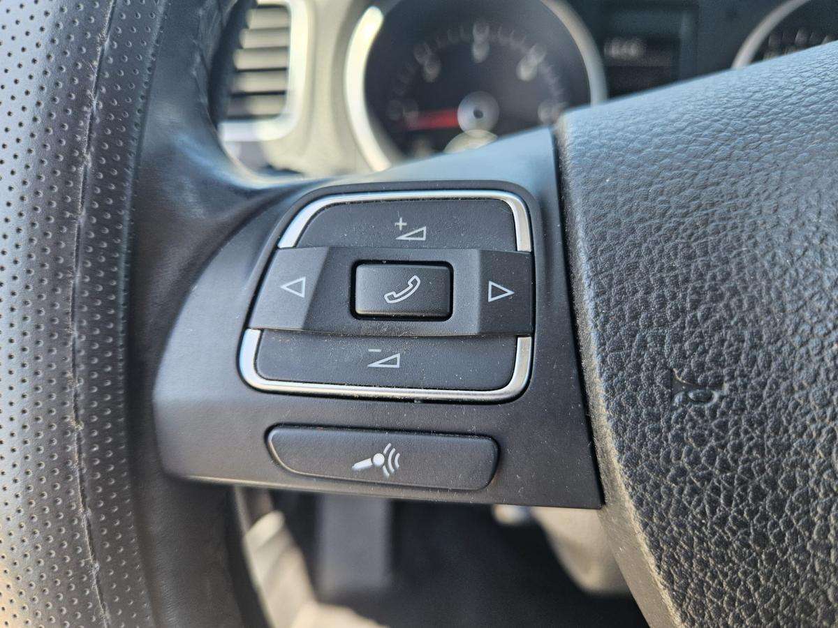 volkswagen-golf-variant-2011-diesel-1598cc