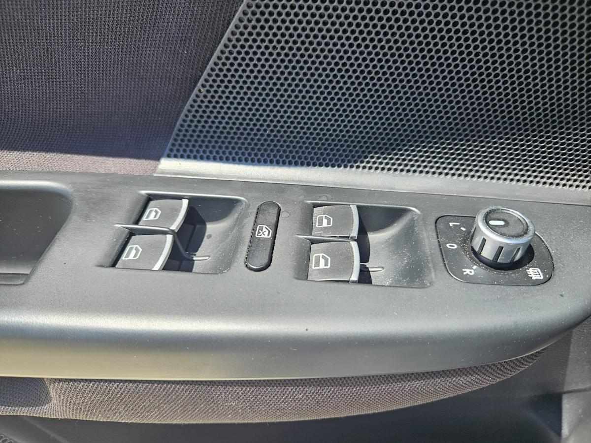 volkswagen-golf-variant-2011-diesel-1598cc