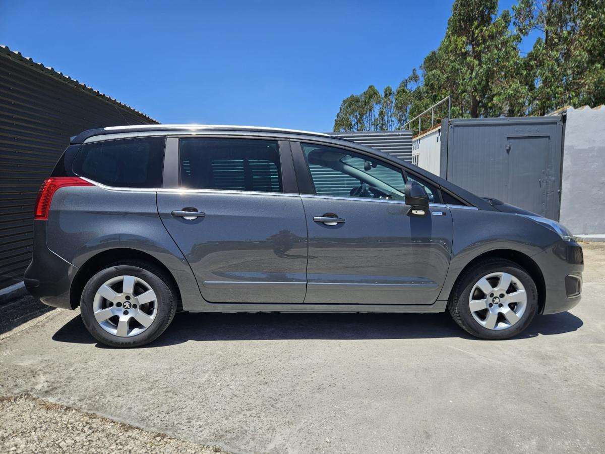 peugeot-5008-2016-diesel-1560cc